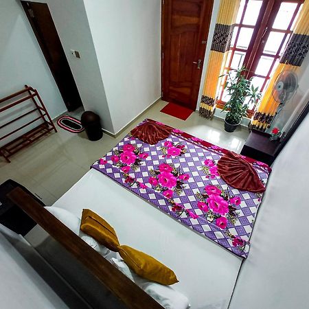 Daffodils Inn Nallathanniya Chambre photo