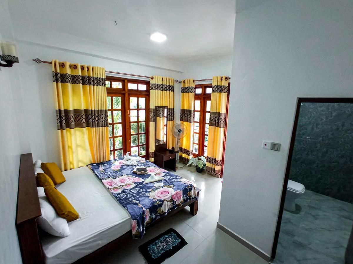 Daffodils Inn Nallathanniya Extérieur photo