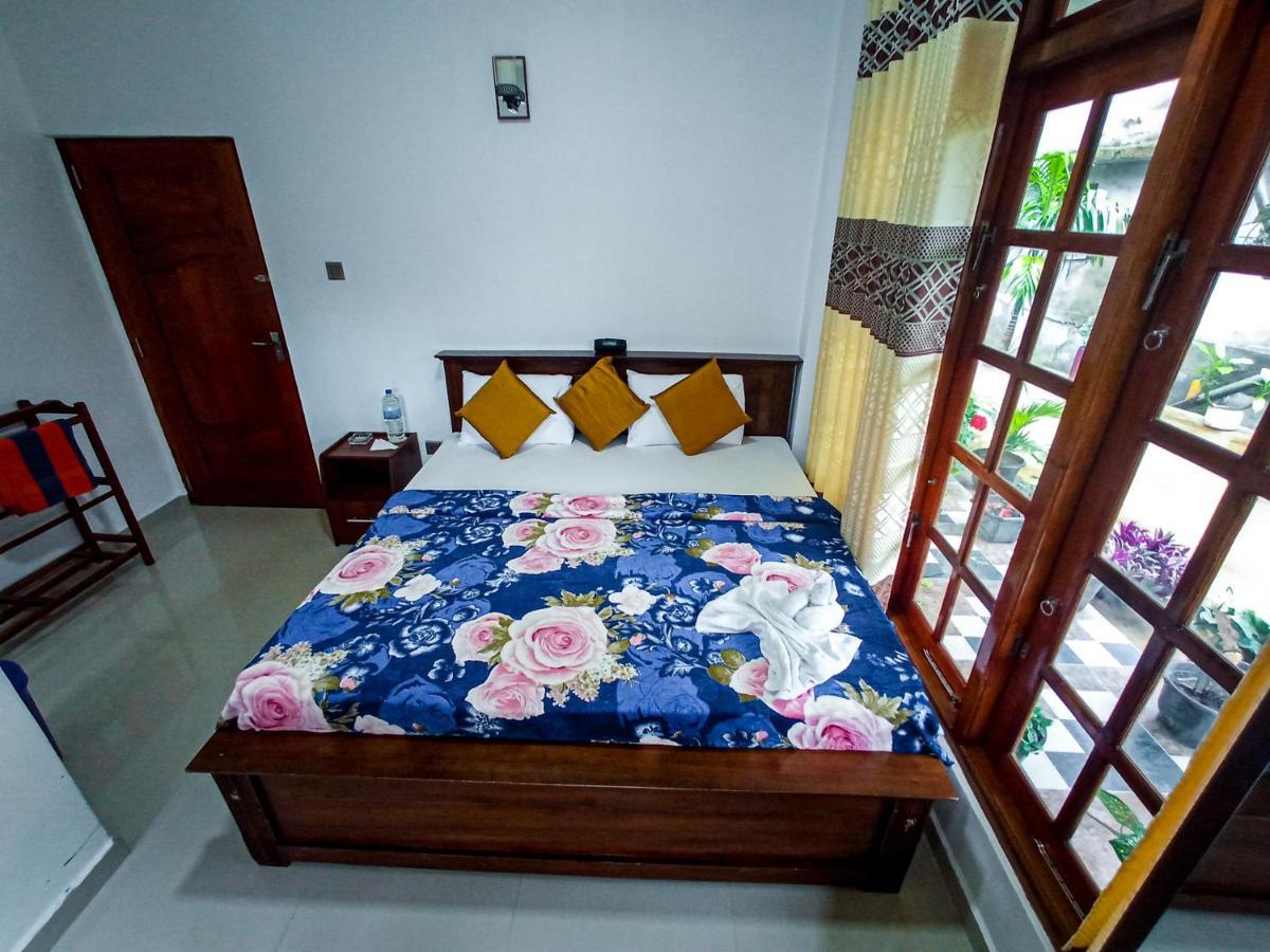Daffodils Inn Nallathanniya Extérieur photo